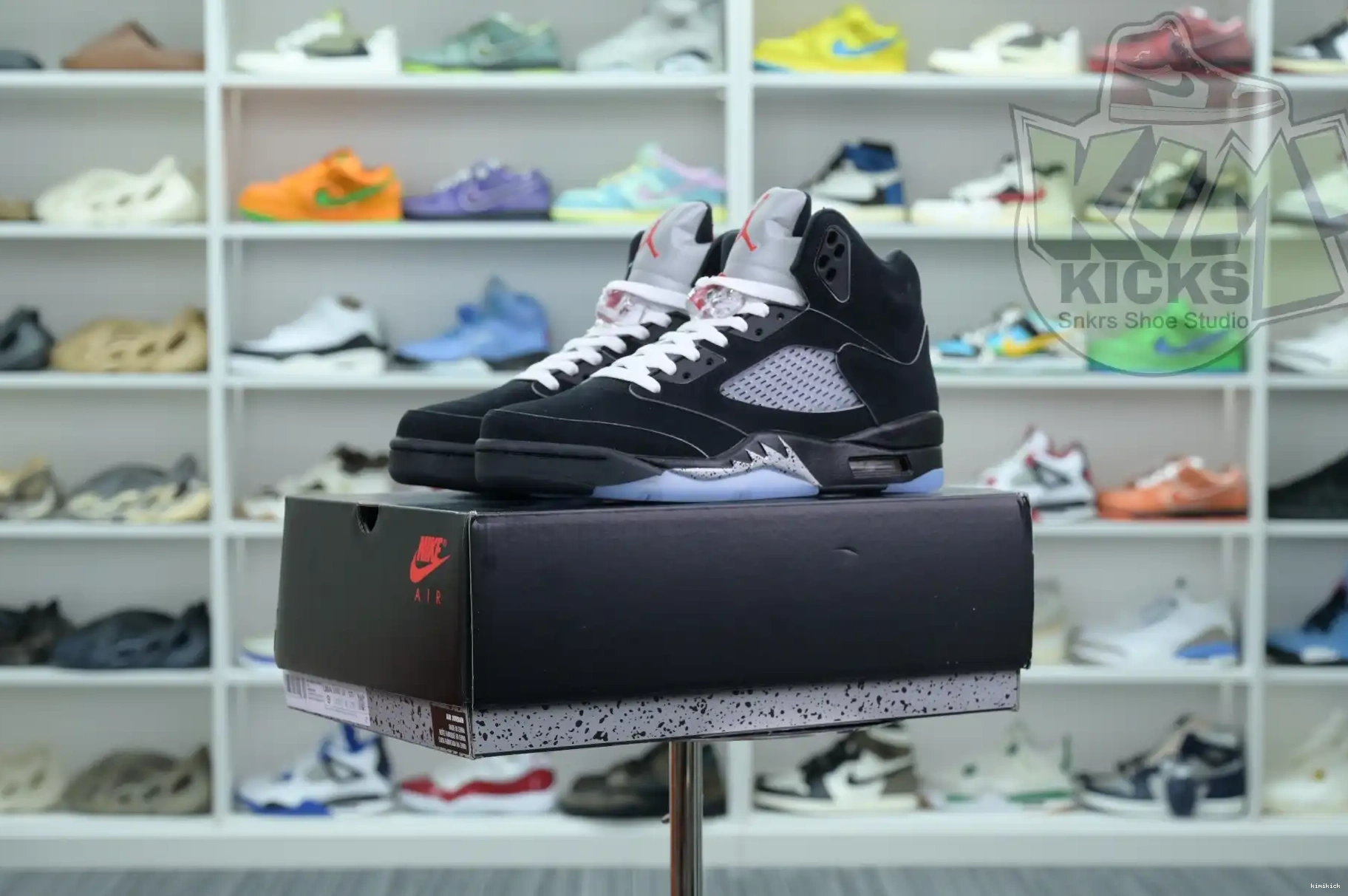 REIMAGINED” METALLIC Kimikick Jordan 5“BLACK Jordan Air 0524